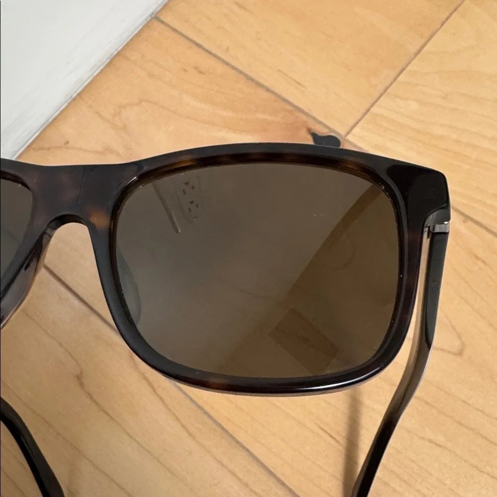 Gucci Black Square Sunglasses